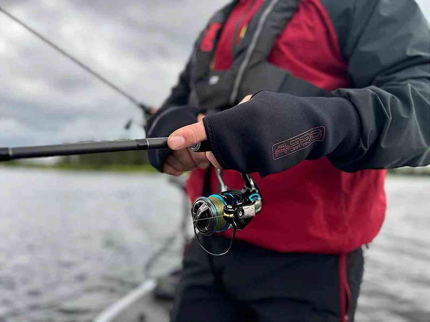 Fox Rage Neoprene Mitts - Image 18